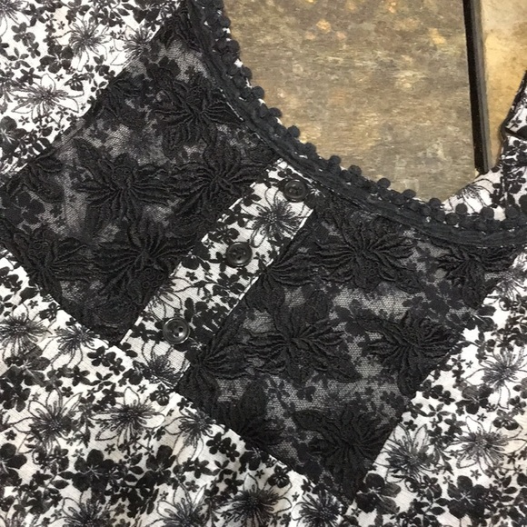 International concepts medium sheer top - Picture 3 of 7